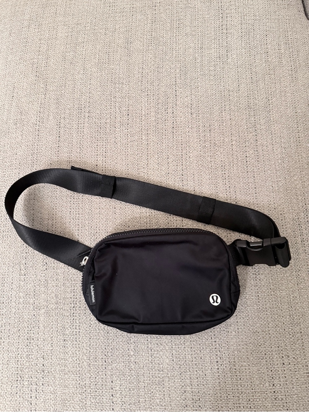 lululemon athletica Black Compact Waist Pack 1L